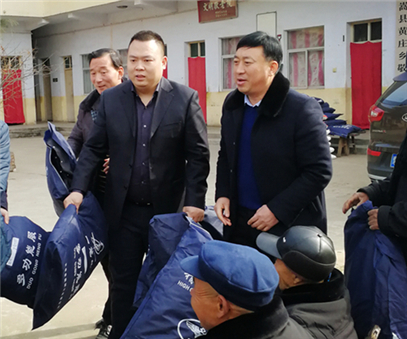 民建“組團(tuán)”慰問，企業(yè)送溫暖到家
